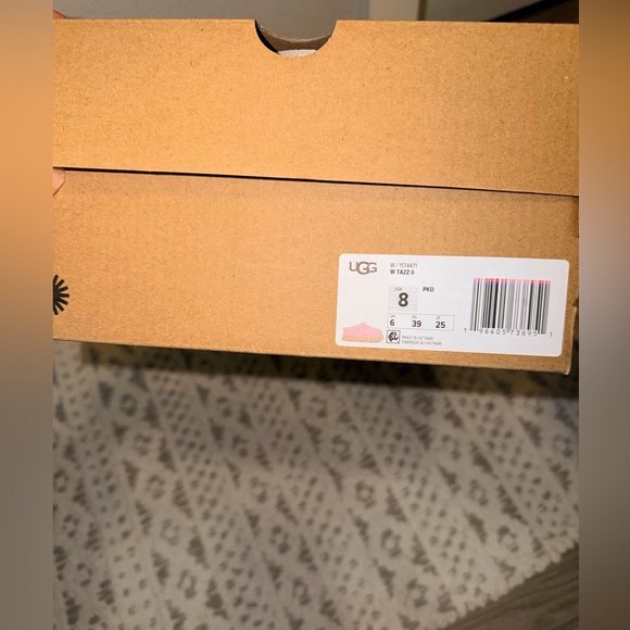 UGG Tazz II Pink diamond size 8 NWT - Picture 6 of 6